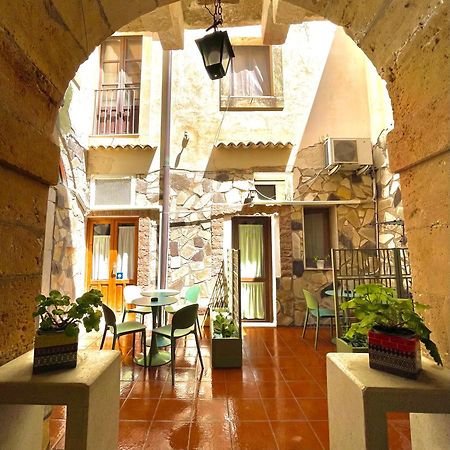 Il Cortiletto Di Ortigia Villa Syrakusa Exteriör bild